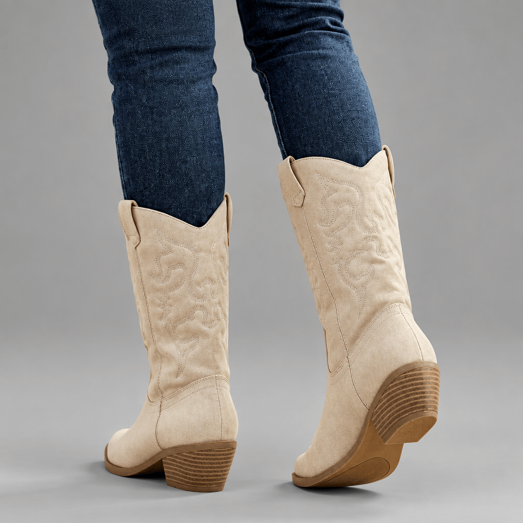 Chic Pointed Western Boots for Modern Outfits