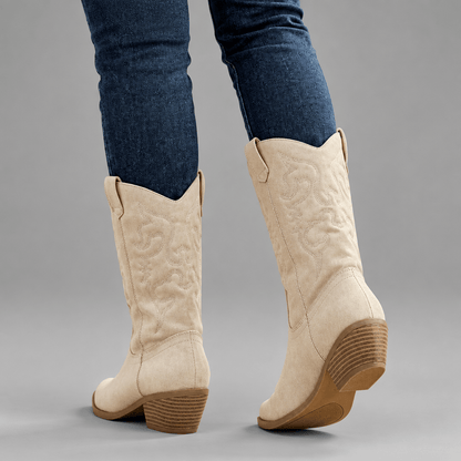 Chic Pointed Western Boots for Modern Outfits