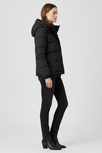 Women's Insulated Jacket with Secure Fit and Strong