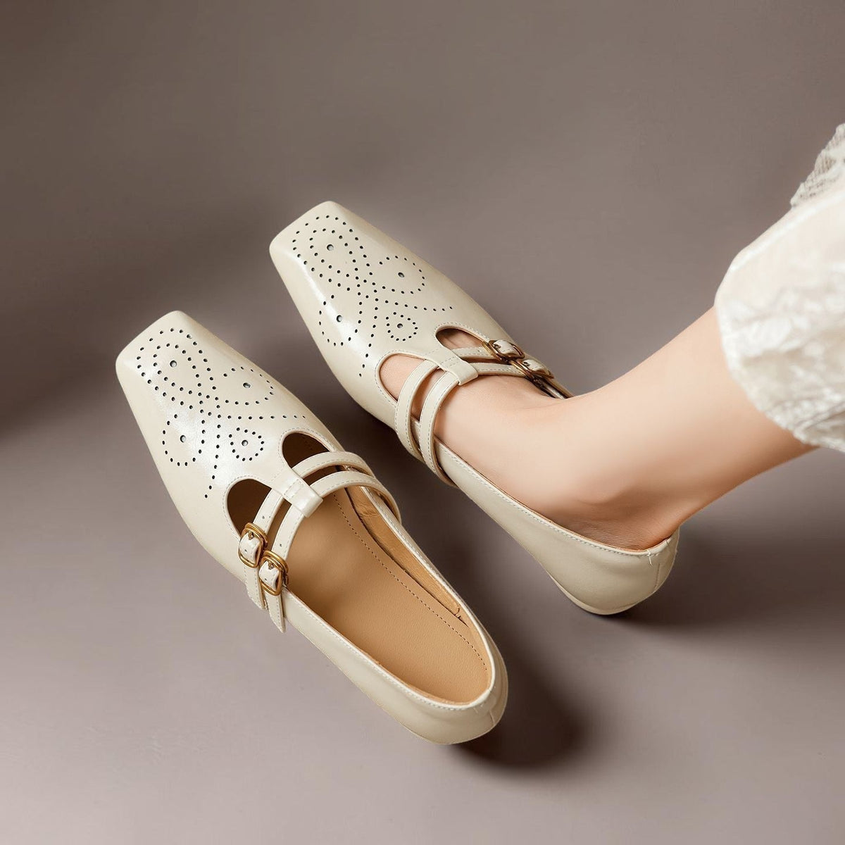 Katherine | Brogued Dual-Strap Mary Jane Pump